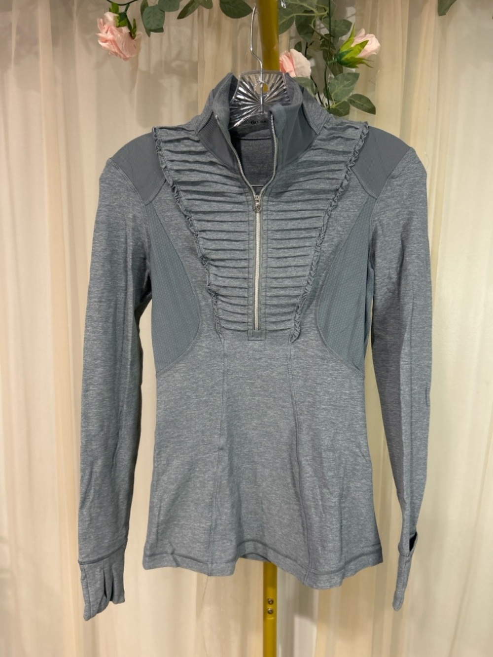 Lululemon Define Jacket Grey Zip Up Thumbholes Fitted Athletic Top Size 4